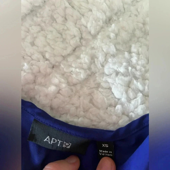 Apt. 9 - XS - Picture 2 of 3